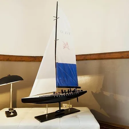 Готель 2